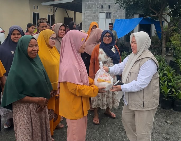 Sasar 3 Desa di Moilong, PT KLS Salurkan Ratusan Paket Sembako untuk Bantu Warga