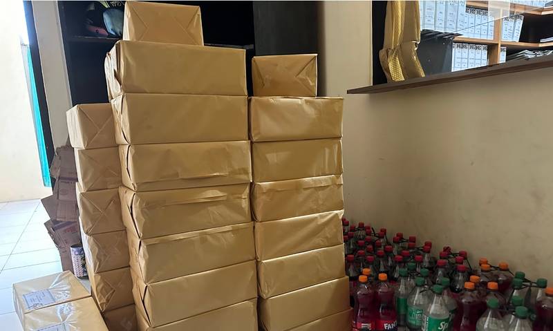 PT.KLS Salurkan Ratusan Paket Bingkisan Natal untuk Karyawan 